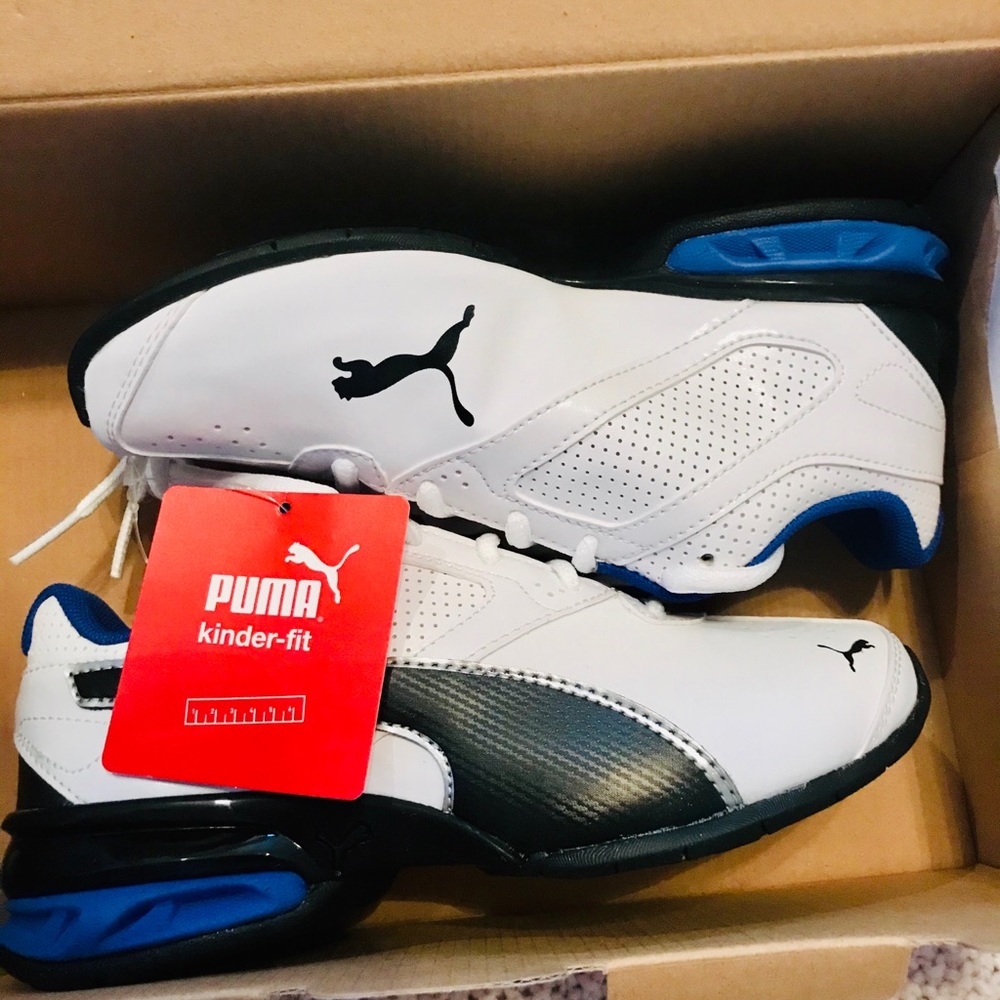 NWT BOYS PUMA SNEAKERS